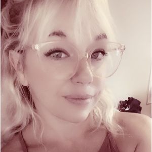 Meet your Posher, Manda